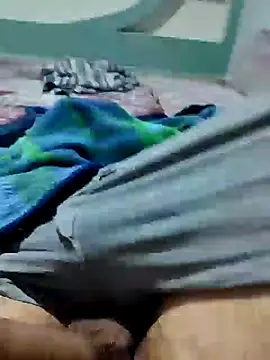 Snapshot of Siyahinci72 chatting on December 6, 2024, 4:44 pm Siyahinci72 online show from December 6, 2024, 4:44 pm