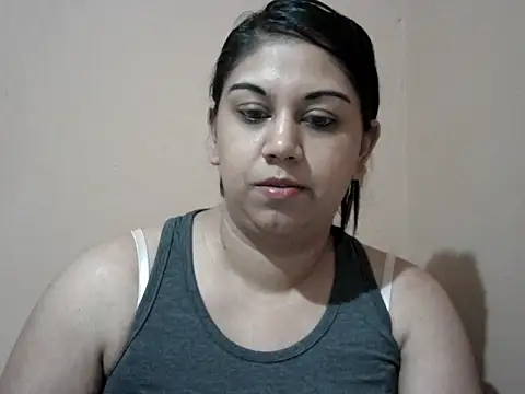 Snapshot of bellachow10 chatting on May 16, 2026, 6:51 pm bellachow10 online show from May 16, 2026, 6:51 pm