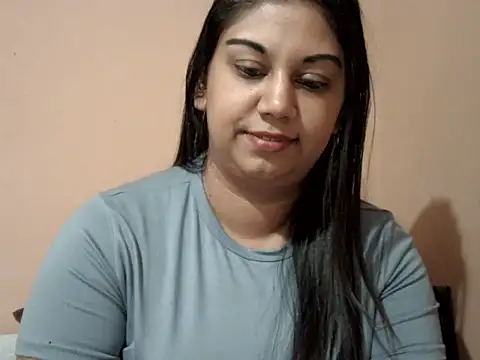 Snapshot of bellachow10 chatting on May 12, 2026, 7:49 am bellachow10 online show from May 12, 2026, 7:49 am
