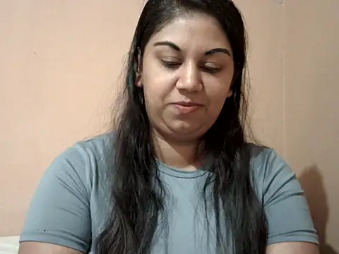 Snapshot of bellachow10 chatting on July 10, 2026, 8:25 am bellachow10 online show from July 10, 2026, 8:25 am