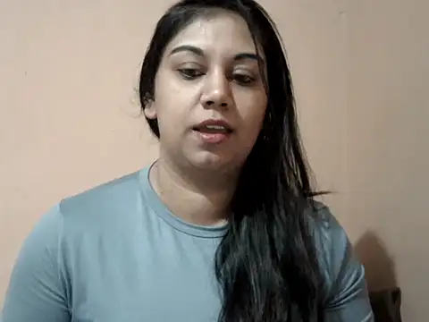 Snapshot of bellachow10 chatting on May 20, 2026, 5:59 am bellachow10 online show from May 20, 2026, 5:59 am