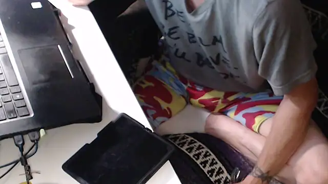 QueenDenizeAndTheCaptain online show from September 20, 2025, 4:50 am