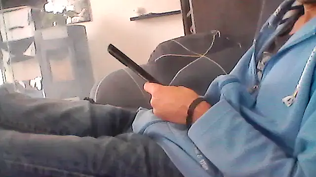 mickzizi online show from October 9, 2025, 10:16 am