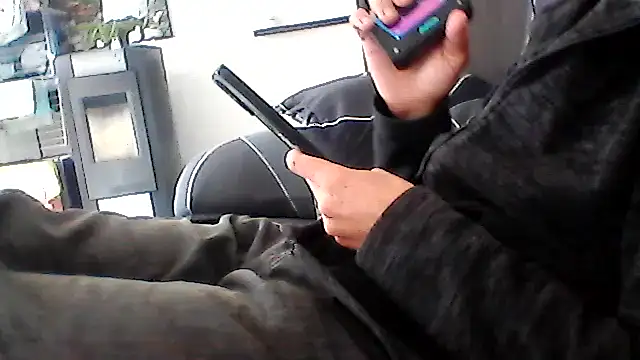 mickzizi online show from September 22, 2025, 11:27 am