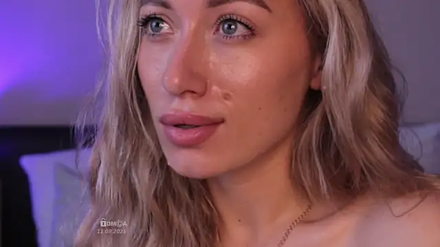 Snapshot of Blondie_Bunny chatting on September 11, 2025, 4:45 am Blondie Bunny online show from September 11, 2025, 4:45 am