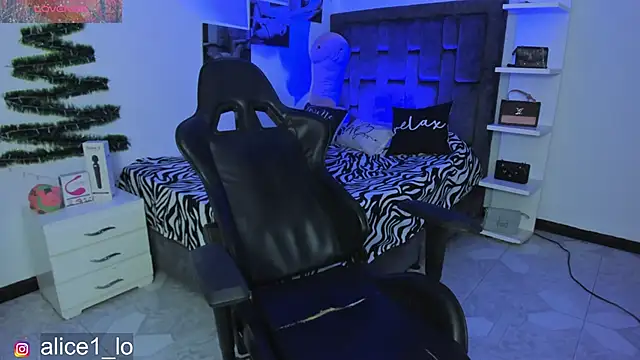 candy alicee online show from January 7, 2025, 1:35 pm