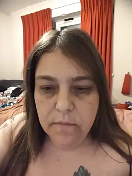 HouseWifeWhore Milf online show from June 6, 2026, 2:28 am