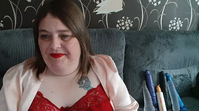 Snapshot of HouseWifeWhore_Milf chatting on September 23, 2025, 12:23 pm HouseWifeWhore Milf online show from September 23, 2025, 12:23 pm