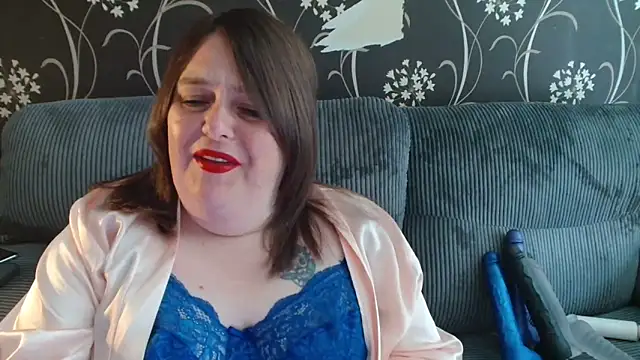 Snapshot of HouseWifeWhore_Milf chatting on September 16, 2025, 12:50 pm HouseWifeWhore Milf online show from September 16, 2025, 12:50 pm