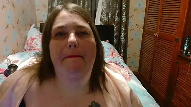 Snapshot of HouseWifeWhore_Milf chatting on December 17, 2025, 7:52 pm HouseWifeWhore Milf online show from December 17, 2025, 7:52 pm