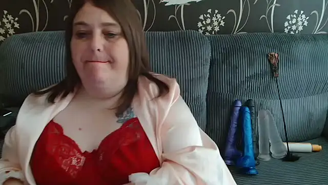 Snapshot of HouseWifeWhore_Milf chatting on September 19, 2025, 12:53 pm HouseWifeWhore Milf online show from September 19, 2025, 12:53 pm