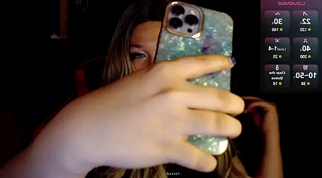 stacey wills44 online show from December 16, 2024, 2:05 pm