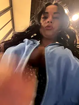 Snapshot of CrazzyChicks chatting on September 20, 2025, 6:18 am CrazzyChicks online show from September 20, 2025, 6:18 am