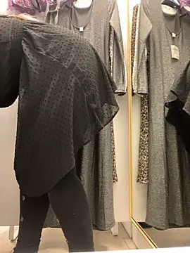 Snapshot of CrazzyChicks chatting on January 27, 2025, 7:56 am CrazzyChicks online show from January 27, 2025, 7:56 am