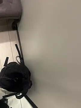 CrazzyChicks online show from March 11, 2026, 6:40 am