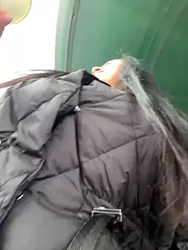 CrazzyChicks online show from April 15, 2026, 8:20 am