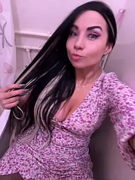 Snapshot of CrazzyChicks chatting on February 16, 2025, 12:10 pm CrazzyChicks online show from February 16, 2025, 12:10 pm