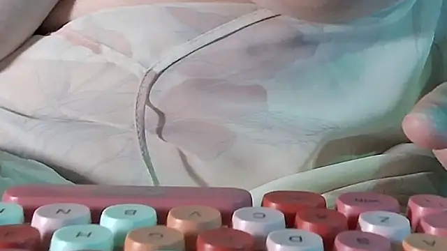 Snapshot of Lilmuh_ chatting on March 15, 2025, 3:18 am Lilmuh online show from March 15, 2025, 3:18 am