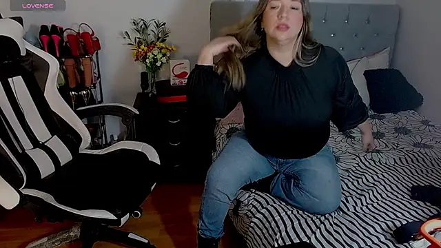 isabella rossse online show from November 5, 2025, 12:52 pm