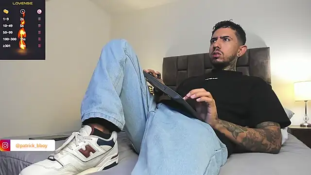 Snapshot of Evans_Osler chatting on February 28, 2026, 10:42 pm Evans Osler online show from February 28, 2026, 10:42 pm