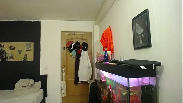 romeolovedark online show from March 22, 2025, 2:27 am