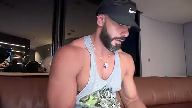 romeolovedark online show from October 7, 2025, 5:41 am