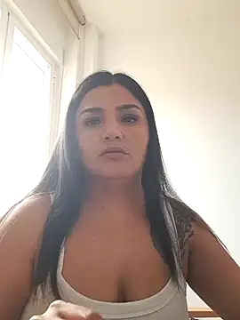 laura dirtyhot online show from December 13, 2024, 4:05 pm