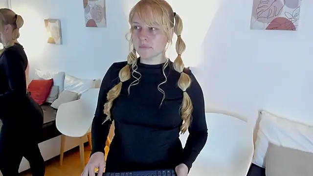 EmilySumer online show from February 18, 2026, 11:56 pm