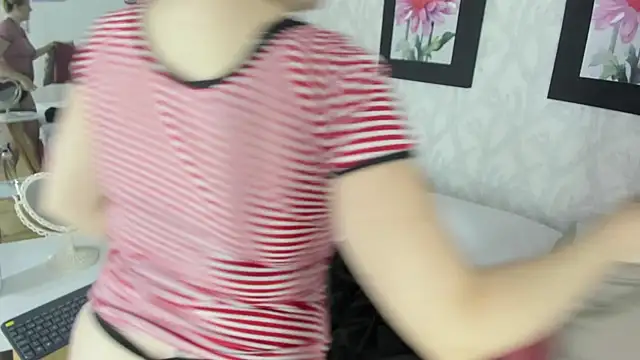 EmilySumer online show from November 27, 2025, 9:04 pm