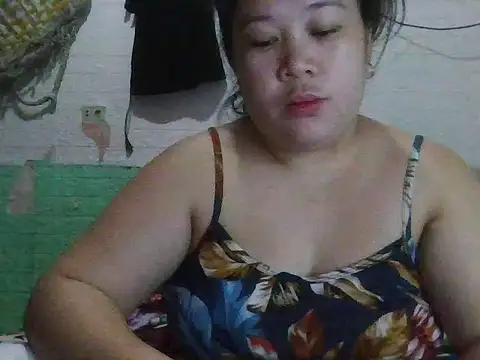 hotsexylyn online show from November 5, 2025, 4:59 am