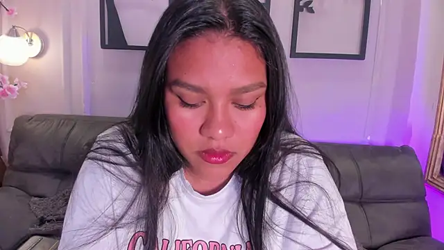 Snapshot of ale_cam chatting on September 20, 2025, 3:00 am ale cam online show from September 20, 2025, 3:00 am