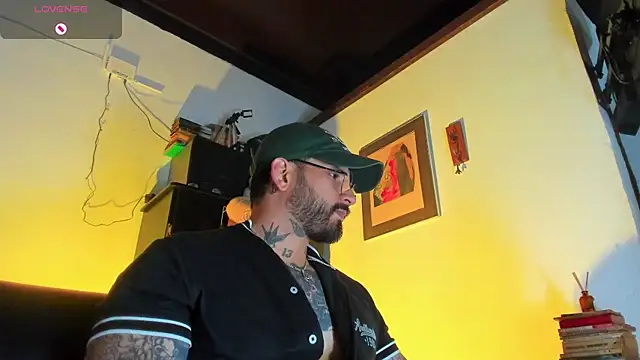 CamiloGray  online show from November 5, 2025, 1:36 pm