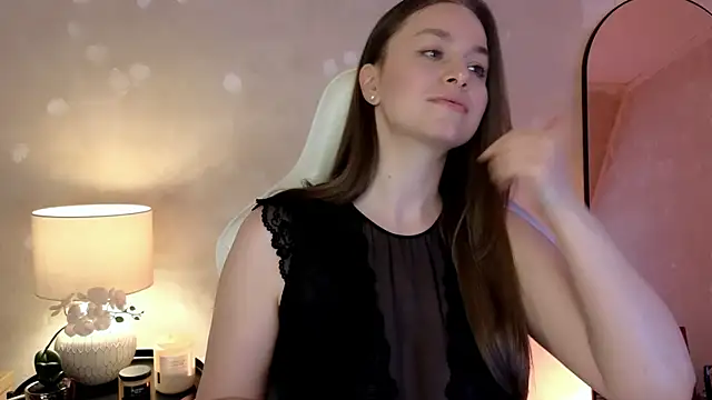 MilaFleur online show from September 19, 2025, 2:21 pm