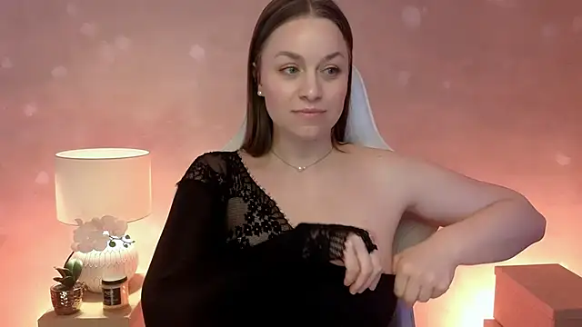 MilaFleur online show from April 6, 2026, 2:07 pm