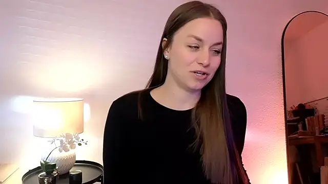 MilaFleur online show from January 8, 2025, 8:27 am