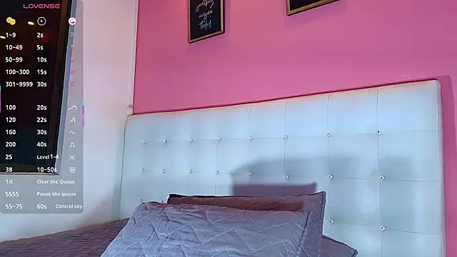 hornyhousekeeper  online show from March 4, 2025, 12:55 pm