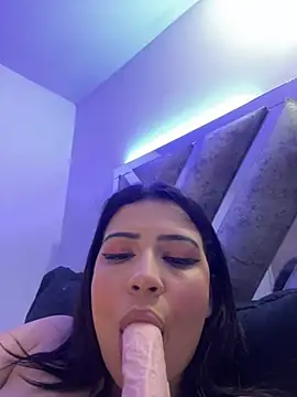 cutesarah  online show from February 16, 2025, 12:41 am