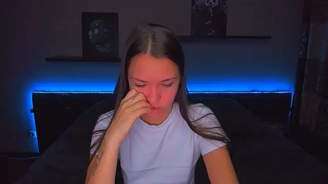 Snapshot of AlexaBarkley chatting on November 12, 2025, 12:15 am AlexaBarkley online show from November 12, 2025, 12:15 am