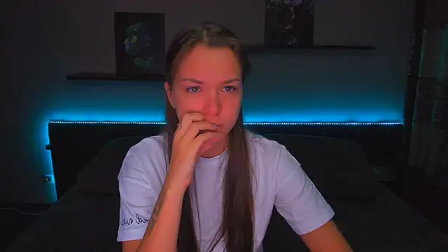 Snapshot of AlexaBarkley chatting on December 17, 2025, 12:15 am AlexaBarkley online show from December 17, 2025, 12:15 am