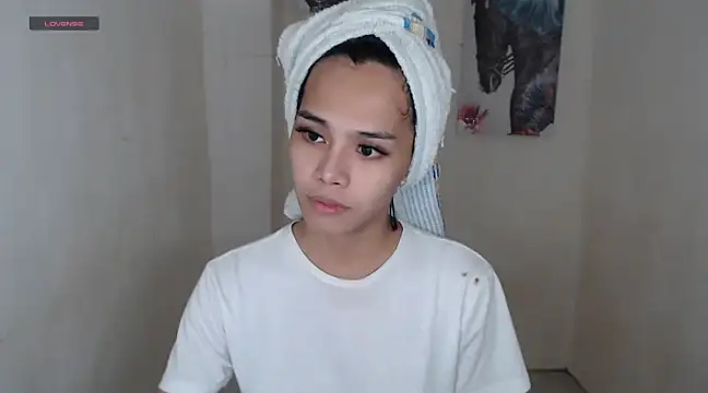 Snapshot of shecutie69 chatting on March 8, 2025, 1:47 pm shecutie69 online show from March 8, 2025, 1:47 pm