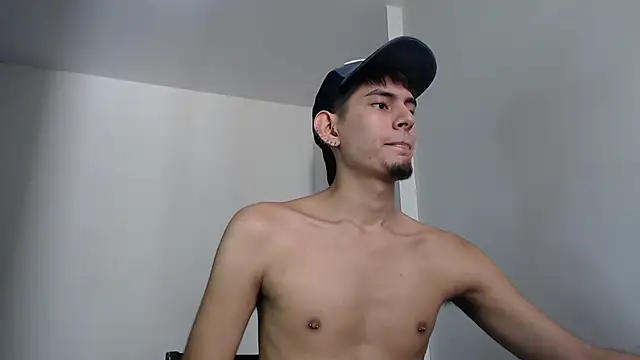 Snapshot of imdavo23 chatting on October 1, 2025, 5:06 pm imdavo23 online show from October 1, 2025, 5:06 pm