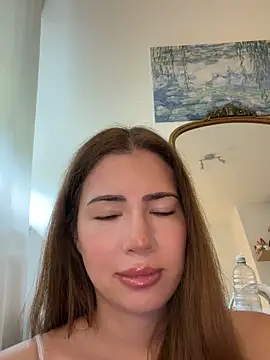 Snapshot of clairewntr chatting on June 14, 2026, 12:50 pm clairewntr online show from June 14, 2026, 12:50 pm