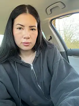 Snapshot of clairewntr chatting on February 27, 2026, 12:16 pm clairewntr online show from February 27, 2026, 12:16 pm