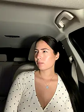 Snapshot of clairewntr chatting on October 28, 2025, 7:24 pm clairewntr online show from October 28, 2025, 7:24 pm