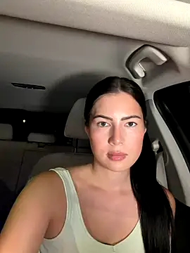 Snapshot of clairewntr chatting on October 14, 2025, 9:15 pm clairewntr online show from October 14, 2025, 9:15 pm