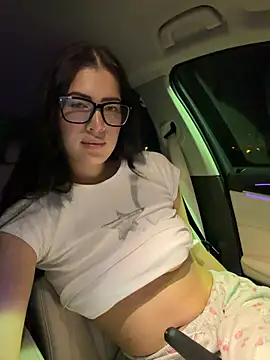 Snapshot of clairewntr chatting on February 28, 2026, 10:31 pm clairewntr online show from February 28, 2026, 10:31 pm