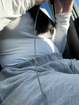 Snapshot of clairewntr chatting on March 3, 2025, 12:39 pm clairewntr online show from March 3, 2025, 12:39 pm