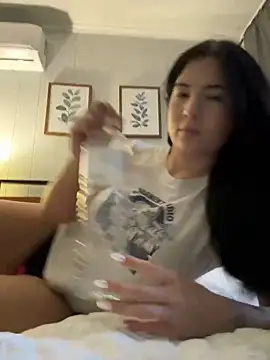 Snapshot of clairewntr chatting on February 3, 2025, 6:07 pm clairewntr online show from February 3, 2025, 6:07 pm