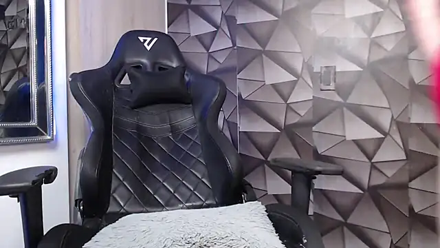 Latino stud4u online show from March 1, 2025, 12:50 am