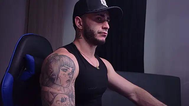 Latino stud4u online show from July 9, 2026, 11:26 pm